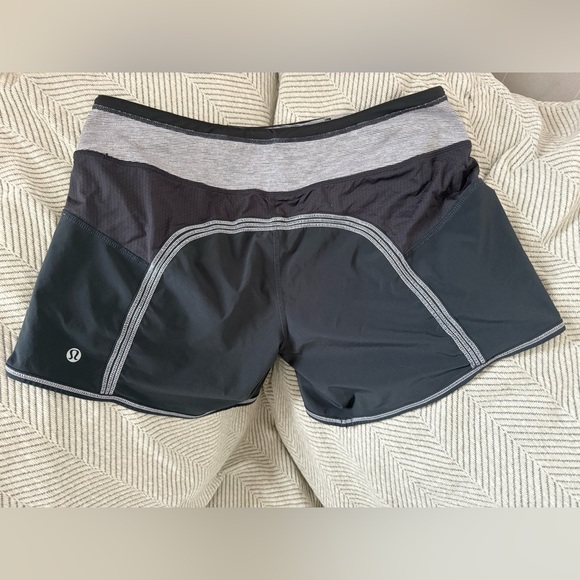 Lululemon - Picture 2 of 4